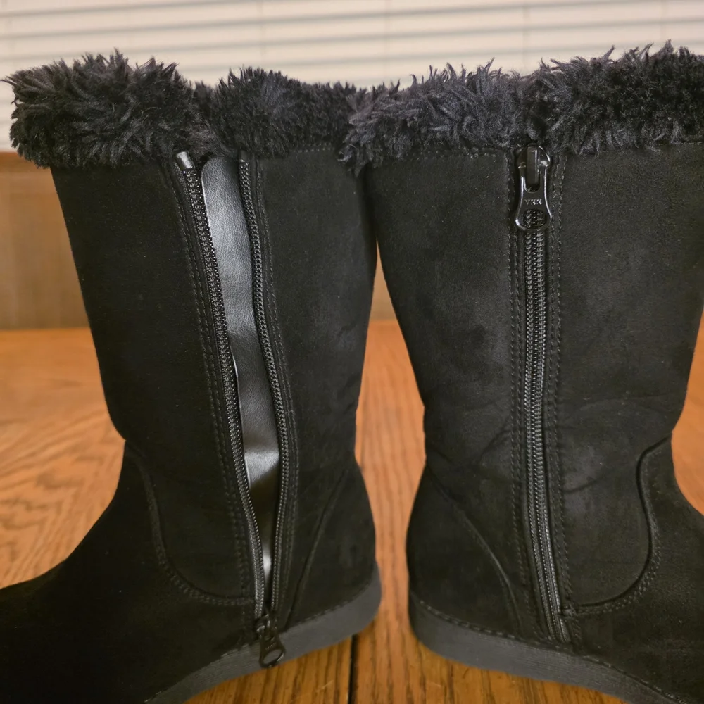 Cat &‎ Jack Black Faux-Suede Kids Winter Boots with Faux Fur Cuff and Side Zip